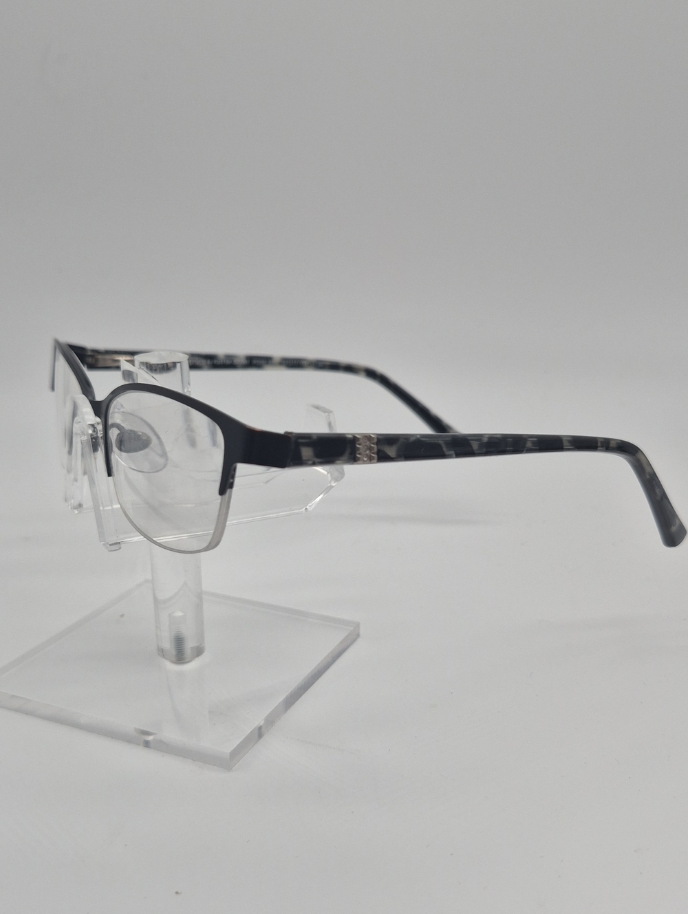 Design Optics Frames By Foster Grant 7166B